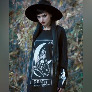 Black Graphic Long Sleeve Shirt death tarot long sweatshirt